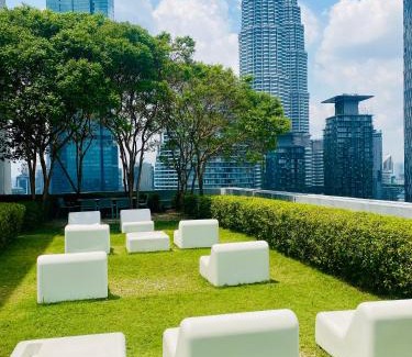Kuala Lumpur City Centre Apartment | The Mews KLCC Stay Happy