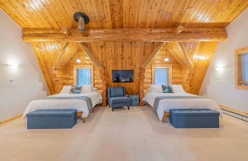 Fairbanks House | The Mia Hideaway With Northern Aurora Views