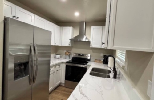 Raisin House | The Mini Stone House - 2-bedroom house near Airport.