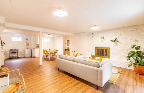 Moscow Apartment | The Mod Pod - Spacious, mid-century modern apartment in a quiet, close in spot