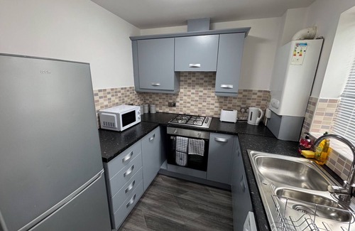 Milton Keynes Apartment | The Modern Balcony Apartment 2 Bed 1 Bath Private Parking