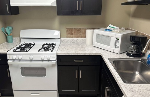 Highlands - Perkins House | The Monroe: 2-bedroom townhome. Walk to LSU