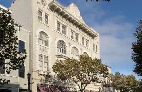 Old Monterey Hotel | The Monterey Hotel