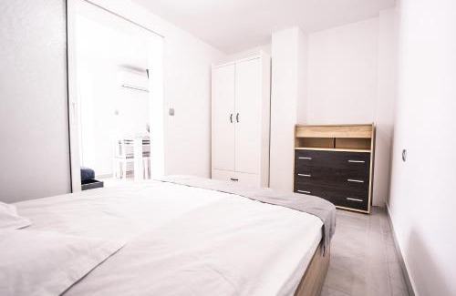 Sandanski Apartment | The moon
