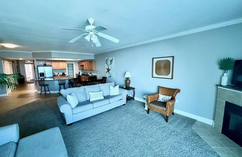 Orange Beach Condo | The Moorings 2 BR large LUXURY Unit Water Front TOP Floor