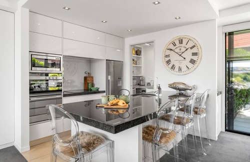 Two Mile Bay Apartment | The Moorings Apartment 3 - Two Mile Bay, Taupo