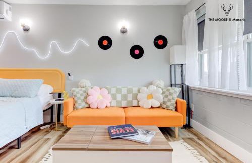 Downtown Memphis Apartment | The Moose #10 - Stylish Loft with King Bed, Free Parking & Wi-Fi