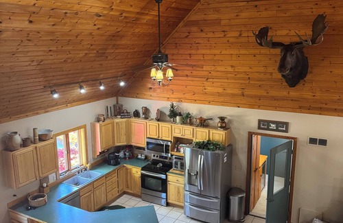 Thompsonville House | The Moose Lodge at Crystal Mountain