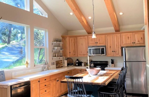 Groveland Cabin | The Moose, Stylish Farmhouse Cabin near Yosemite, Sleeps 8