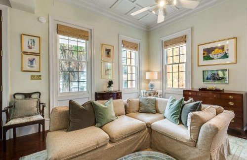 Cannonborough Elliotborough House | The Most Charming Old Brick Alley Charleston
