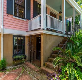 Cannonborough Elliotborough House | The Most Charming Old Brick Alley Charleston
