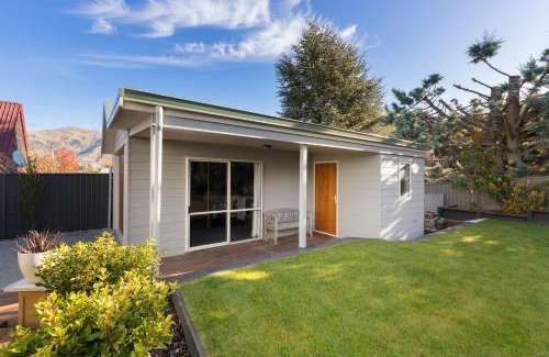 Wanaka Villa | The Mount Iron Bothy