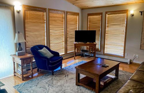 Florissant House | The Mountain Artist's Retreat