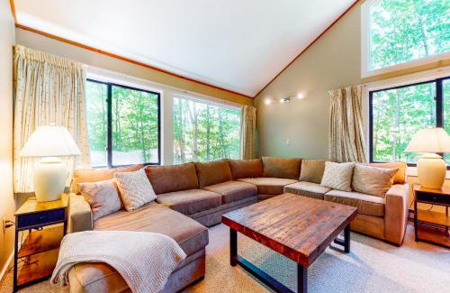 Lincoln Apartment | The Mountain Escape