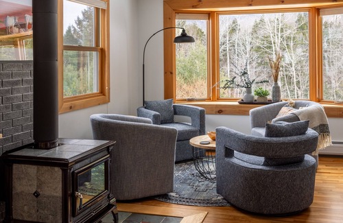 Jeffersonville House | The Mountain House: Luxury Mountain Retreat with Views Hot Tub 2 min to resort