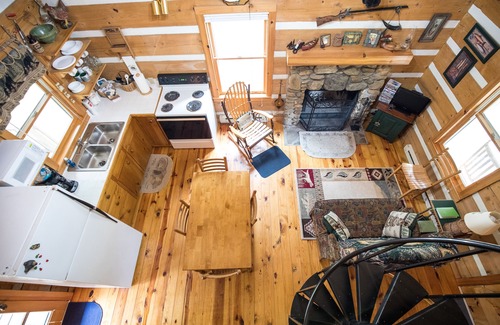 Otto Cabin | The Mountains are Calling! Visit Sassafras Rock | Turnstone Log Cabins