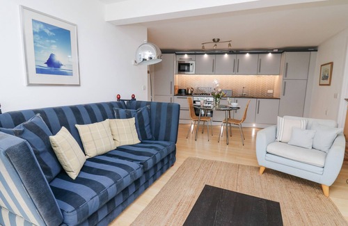 Tenby Cottage | The Mushroom House