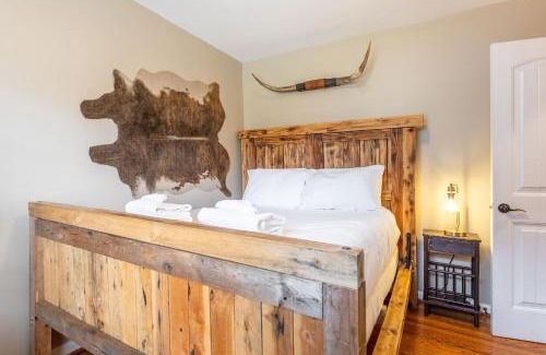 Elm Hill Acres House | The Musicians Cottage by Stay Local Nashville