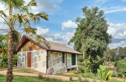 Luang Prabang House | The Namkhan Riverfront Suite Luxurious Bungalow with private garden