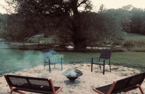 Narrowsburg House | The Narrows Guesthouse - Getaway w/Scenic Pond + Fire Pit in Narrowsburg, NY