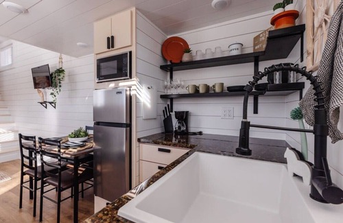 Apple Valley Apartment | The Narrows Tiny Home