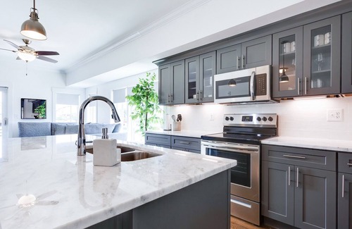 Nashville Condo | The Nash Lights Condo | Mins from Broadway