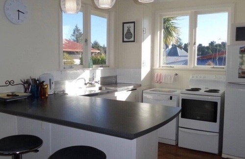 National Park Village Cottage | The Nash - National Park Holiday Home