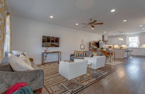 Woodland in Waverly House | The Nashville Maverick: Minutes to Downtown, Killer Melrose Locale, All the FUN
