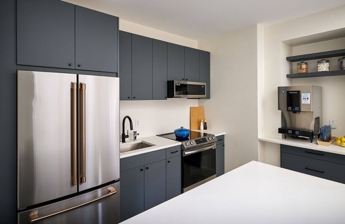 New Buffalo Apartment | The Neighborhood Hotel - New Buffalo 100 - King + Bunk Beds