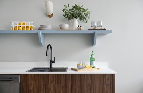 Near West Side Apartment | The Neighborhood Hotel - Little Italy Studio