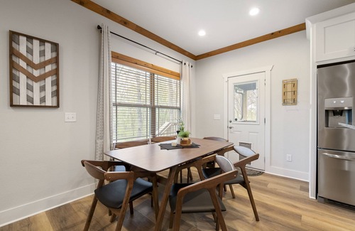 Bella Vista House | The Nelson~Peaceful Wood setting!