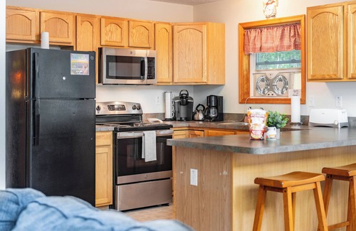 Briar Crest Woods Ski Chalet | The Nest at Brier Crest by AvantStay | Game Room, Expansive Deck & Fire Pit