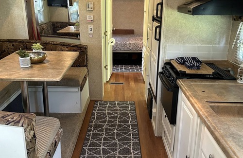 North Saanich House | 🌿The Nest, Keystone Creekside RV Camping Experience
