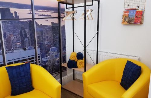 Acomb Apartment | The New Yorker Mini Studio Parking Available