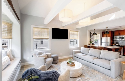 Yachting Village House | The Newport Lofts - 410 Thames Street