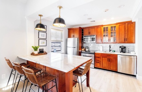 Yachting Village House | The Newport Lofts - 410 Thames Street