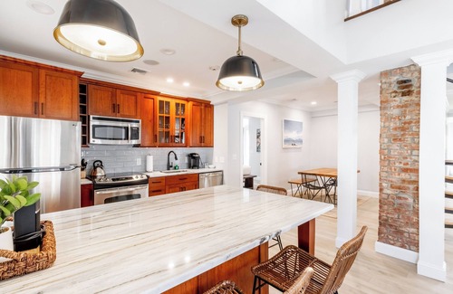 Yachting Village House | The Newport Lofts - 410 Thames Street