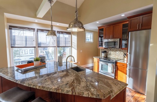 Yachting Village House | The Newport Lofts - 546 Thames Street