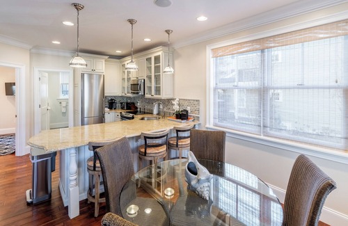 Yachting Village House | The Newport Lofts - 546 Thames Street