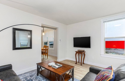 Stanwood Apartment | The Nighthawk Eyrie
