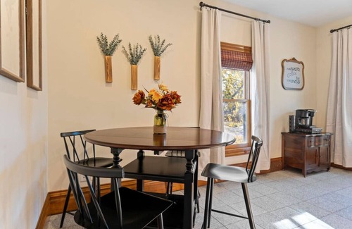 Hastings Apartment | The Nininger Apt-Walk to DT, King Bd, Dog friendly