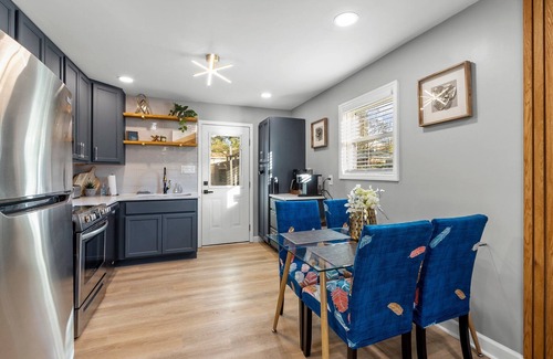 Southwest Raleigh House | the "NOLIAhouze", unique & modern. Perfect for great memories! 2mi to Downtown
