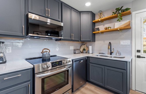 Southwest Raleigh House | the "NOLIAhouze", unique & modern. Perfect for great memories! 2mi to Downtown
