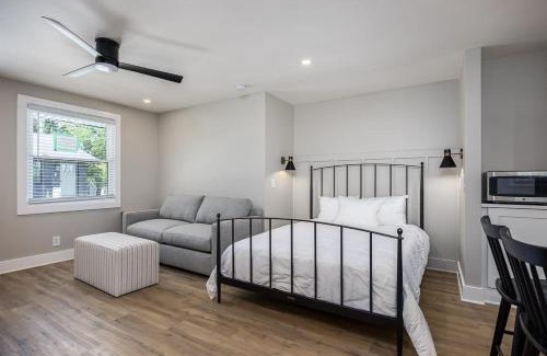 Hillsboro West End Apartment | The Nomad 48-Person Hillsboro Village Retreat Studio 1BR Spaces
