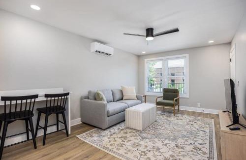 Hillsboro West End Apartment | The Nomad 48-Person Hillsboro Village Retreat Studio 1BR Spaces