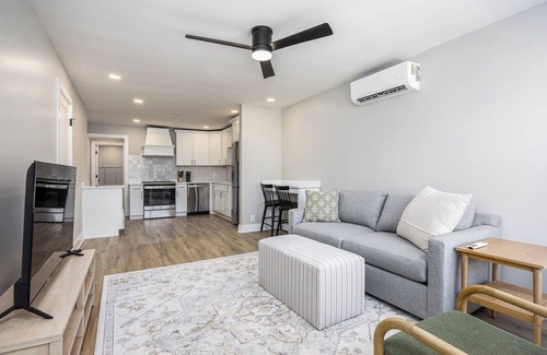 Hillsboro West End Apartment | The Nomad 8BR Buyout | 32 Guests in Hillsboro
