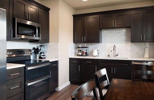 Stadium District Apartment | The Nook - Cozy city living steps from Tacoma’s waterfront, dining, and culture.