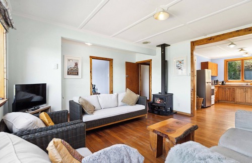 Gladstone House | The Nook - Lake Hawea Holiday Home