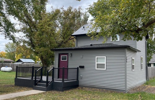Oakes House | The Oakes Isle - with Hot tub!