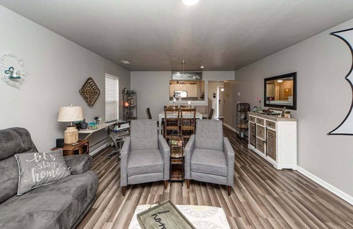 North Charleston House | The Oasis at Saratoga
